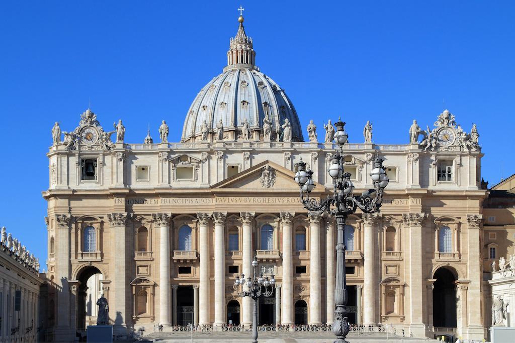 Magenta Vaticano Fornaci Рим Стая снимка